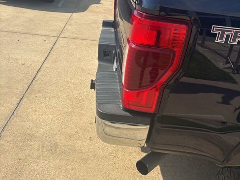 Used 2022 Ford F250 Lariat w/ Tremor Off-Road Package AWD/4WD image 4