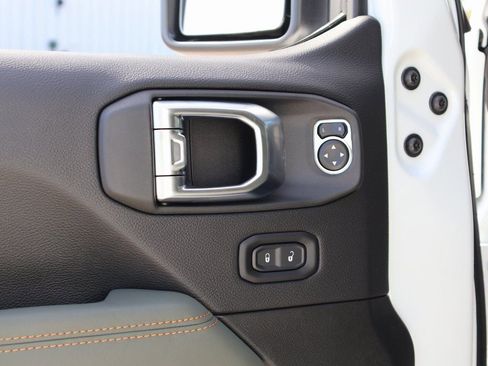 New 2026 Jeep Gladiator Mojave AWD/4WD image 21