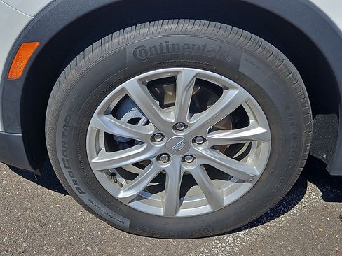 Certified 2023 Cadillac XT4 Luxury w/ Cold Weather Package AWD/4WD image 8