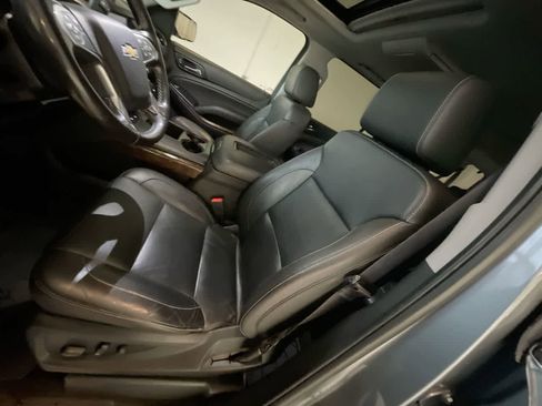 Used 2018 Chevrolet Suburban LT image 11