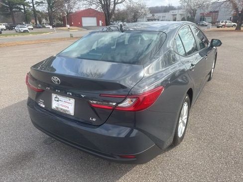 Used 2025 Toyota Camry LE image 5