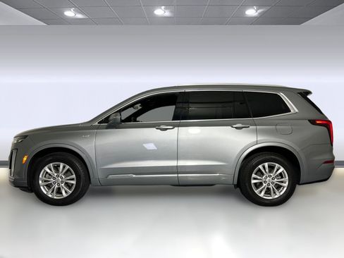 Used 2023 Cadillac XT6 Luxury image 2