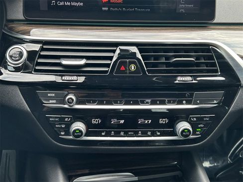 Used 2021 BMW 540i w/ Premium Package image 20