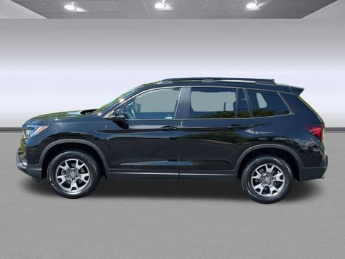 Used 2022 Honda Passport TrailSport image 2