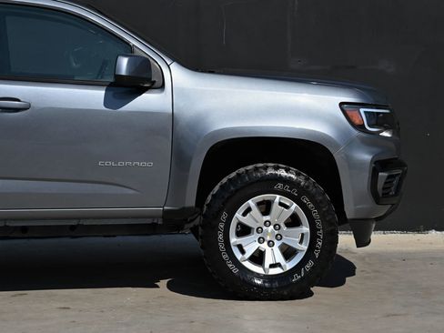 Used 2022 Chevrolet Colorado LT w/ Fleet Safety Package image 11