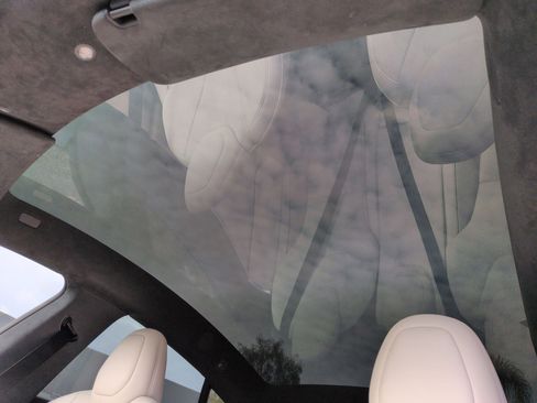 Used 2021 Tesla Model S Plaid image 27