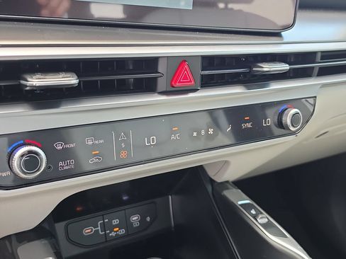 New 2026 Kia Sorento S FWD image 25