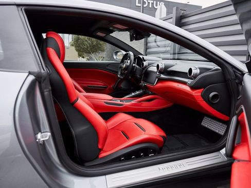 Used 2020 Ferrari GTC4Lusso T RWD image 30