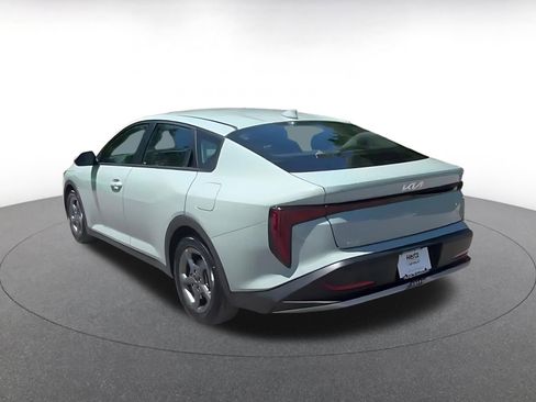 Used 2025 Kia K4 LXS image 11