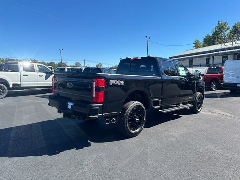 New 2026 Ford F250 Lariat w/ Black Appearance Package image 5
