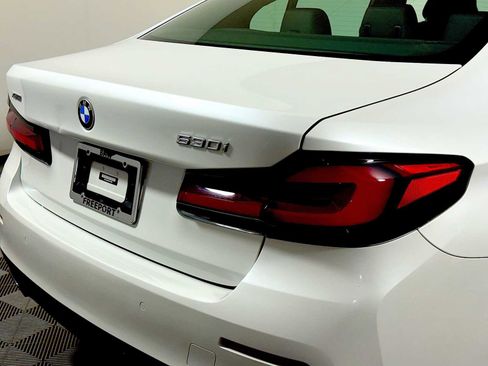 Certified 2023 BMW 530i xDrive w/ Premium Package AWD/4WD image 28
