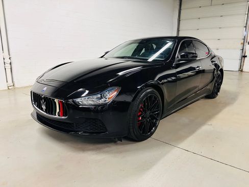 Used 2017 Maserati Ghibli S Q4 AWD/4WD image 2
