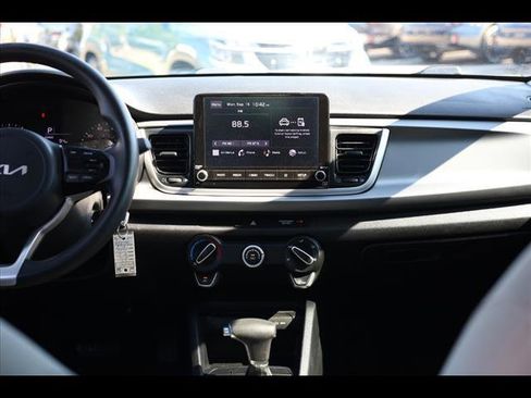 Used 2022 Kia Rio S image 10