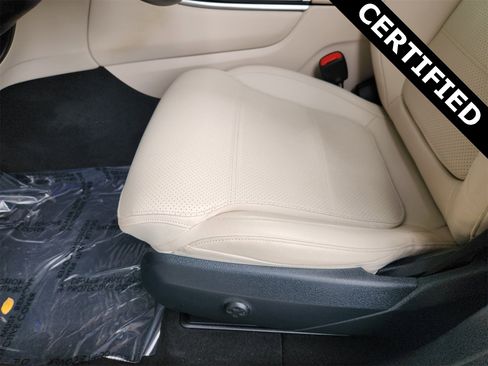 Certified 2023 Mercedes-Benz GLC 300 4MATIC image 25