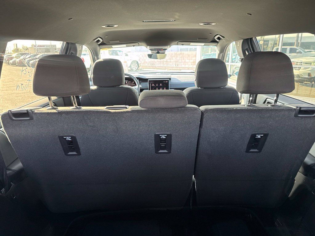 Used 2026 GMC Acadia Elevation FWD image 14