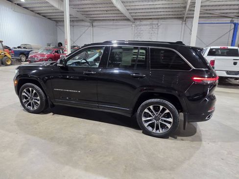 Used 2022 Jeep Grand Cherokee Overland w/ Adv Protech Group III AWD/4WD image 6