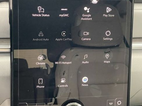 New 2026 GMC Terrain Denali w/ LPO, Floor Liner Package image 21