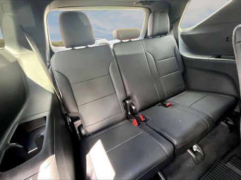Used 2025 Chevrolet Traverse Z71 w/ LPO, Floor Liner Package AWD/4WD image 17
