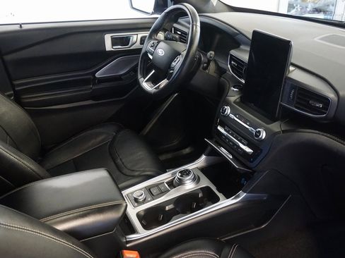 Used 2020 Ford Explorer ST w/ Premium Technology Package image 28