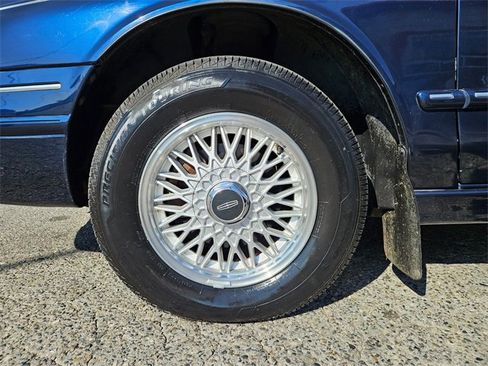 Used 1994 Lincoln Continental Executive image 9