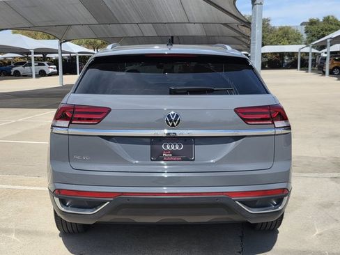 Used 2022 Volkswagen Atlas Cross Sport SE w/ Panoramic Sunroof Package image 6