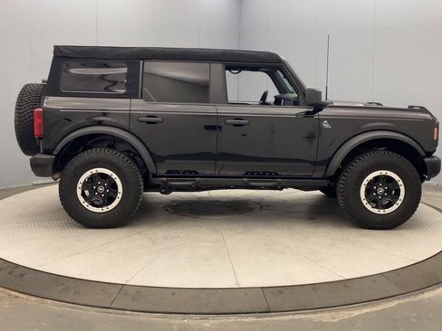 Used 2024 Ford Bronco Black Diamond w/ Sasquatch Package AWD/4WD image 6