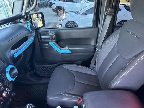 Used 2013 Jeep Wrangler Unlimited Rubicon w/ Connectivity Group image 7