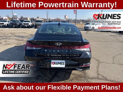 Used 2022 Hyundai Elantra SEL FWD image 8