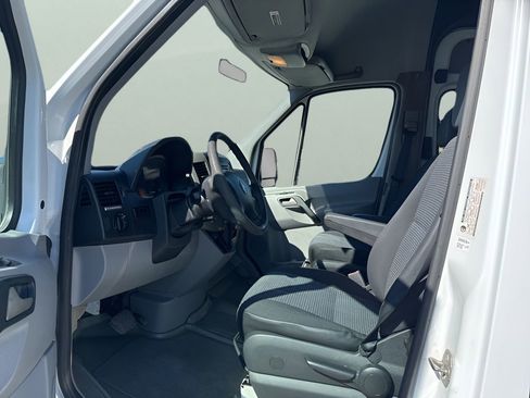 Used 2008 Dodge Sprinter 2500 image 9