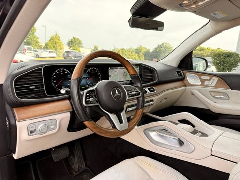 Used 2021 Mercedes-Benz GLS 450 4MATIC image 18