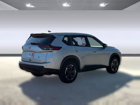 Certified 2024 Nissan Rogue SV image 9