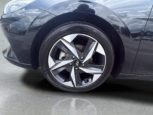 Used 2023 Hyundai Elantra SEL w/ Convenience Package FWD image 13