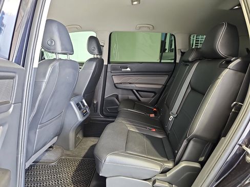 Used 2023 Volkswagen Atlas SE w/ Black Wheel Package FWD image 10