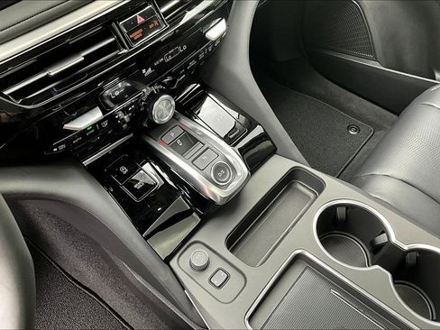 Used 2025 Acura MDX w/ Technology Package image 11