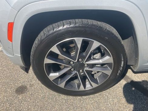 Used 2023 Jeep Grand Cherokee L Overland AWD/4WD image 9
