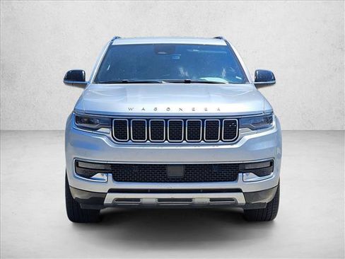 Used 2024 Jeep Wagoneer Series II w/ Flexible Seating Group RWD image 2