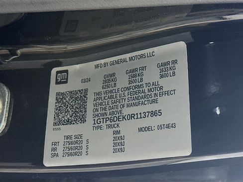 Used 2024 GMC Canyon AT4 w/ AT4 Premium Package AWD/4WD image 12