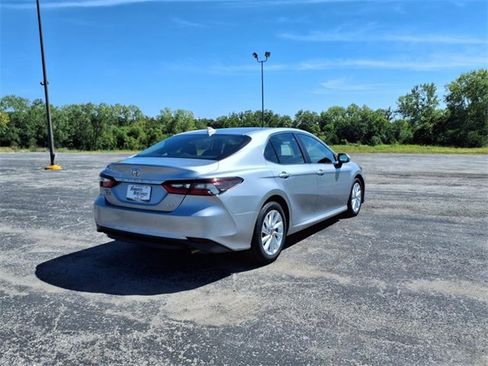 Used 2023 Toyota Camry LE image 12