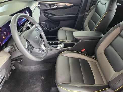 Used 2025 Chevrolet TrailBlazer ACTIV w/ Convenience Package FWD image 14