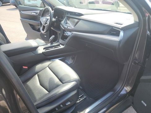 Used 2018 Cadillac XT5 Premium Luxury w/ Driver Assist Package image 14