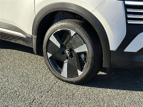 New 2026 Nissan Kicks SR image 7