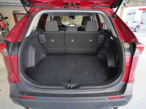 Certified 2025 Toyota RAV4 LE image 19