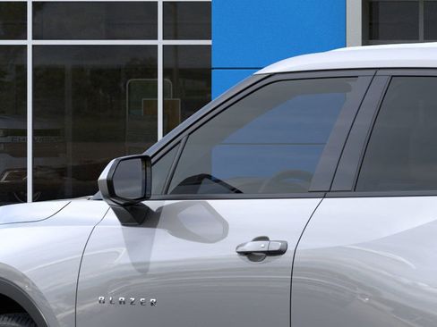 New 2025 Chevrolet Blazer LT image 12