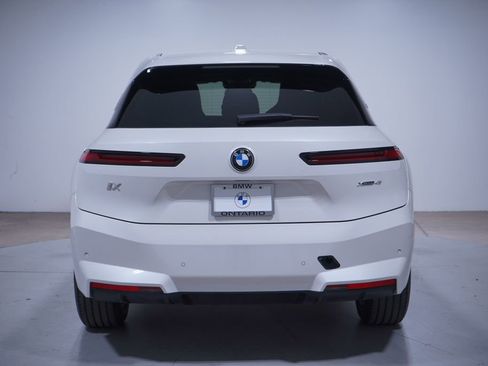 Used 2026 BMW iX xDrive45 w/ Premium Package image 5