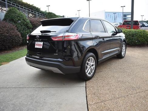 Used 2024 Ford Edge SEL image 10