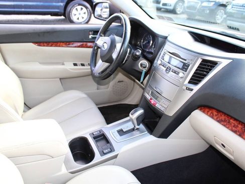 Used 2011 Subaru Outback 3.6R Limited w/ PWR Moonroof Pkg image 12