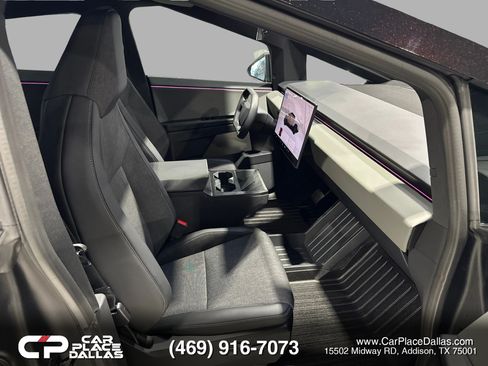 Used 2025 Tesla Cybertruck 2WD Crew Cab image 23