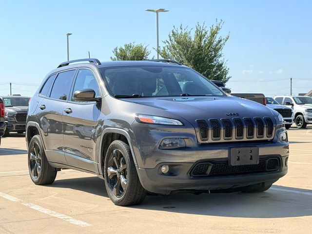 Used 2018 Jeep Cherokee Limited w/ Luxury Group FWD image 4