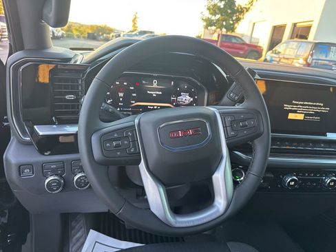 New 2026 GMC Sierra 1500 Elevation image 17