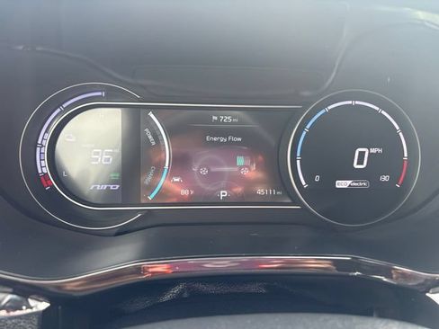 Certified 2022 Kia Niro EX FWD image 28